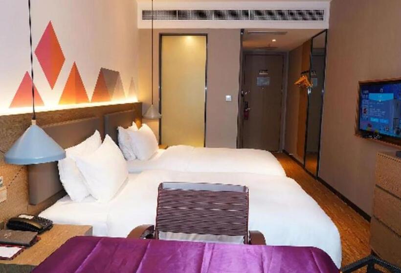 Borrman Hotel Zhonghsan Guzheng Huayi Plaza Light Rail Station