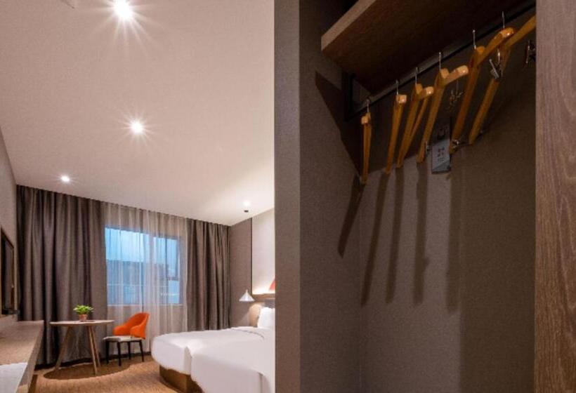 Borrman Hotel Zhonghsan Guzheng Huayi Plaza Light Rail Station