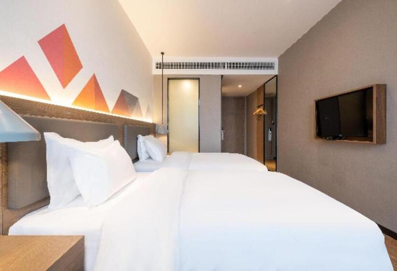 Borrman Hotel Zhonghsan Guzheng Huayi Plaza Light Rail Station