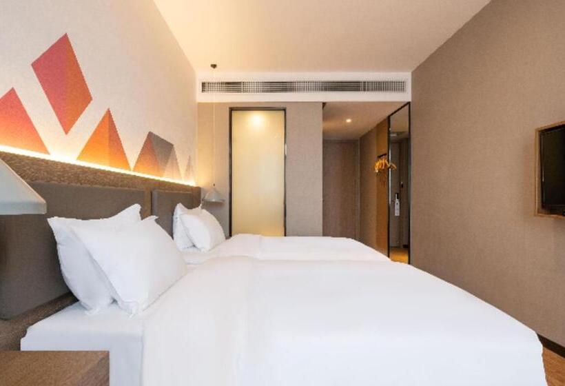 Borrman Hotel Zhonghsan Guzheng Huayi Plaza Light Rail Station