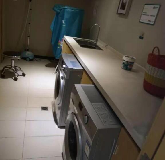 Echarm Hotel Mengzhou Yellow River Avenue