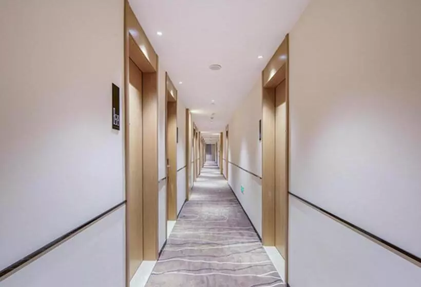 Hotelli City Comfort Inn Liuzhou Liudong New District Hualing Youlinghui