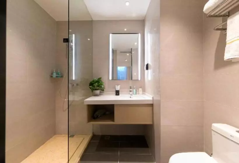 Hotelli City Comfort Inn Wuhan Dongxihu Hengda City Square