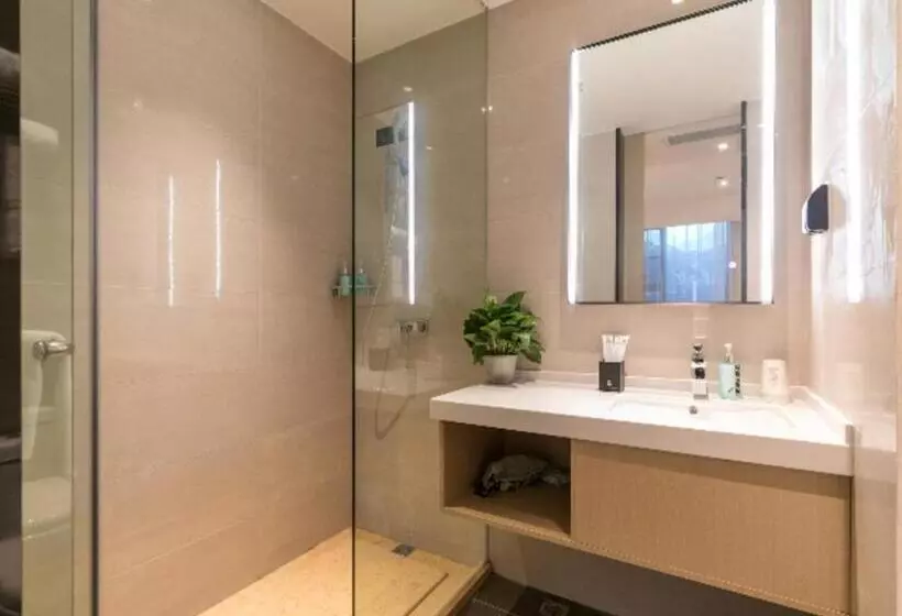 Hotelli City Comfort Inn Wuhan Dongxihu Hengda City Square