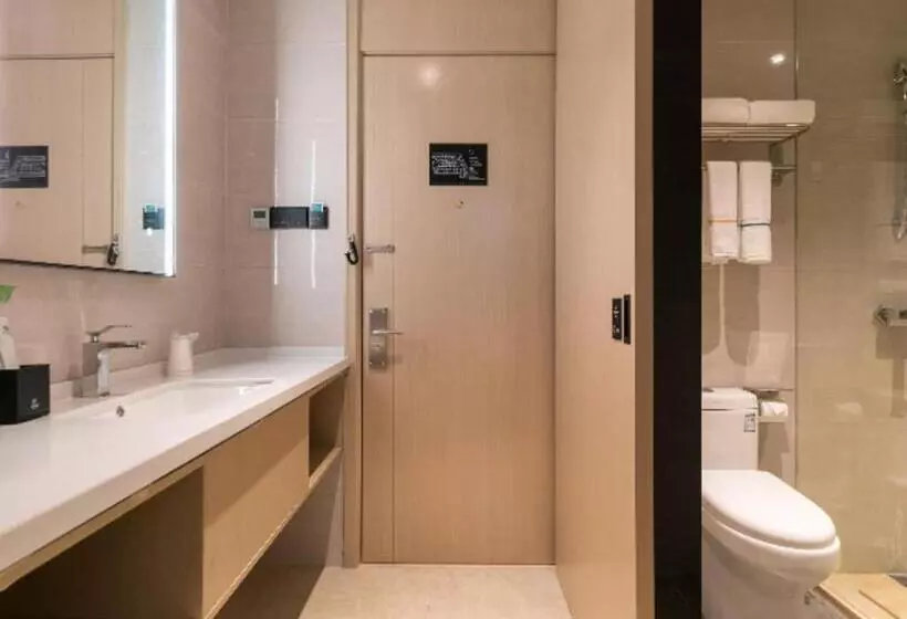 Hotelli City Comfort Inn Wuhan Dongxihu Hengda City Square