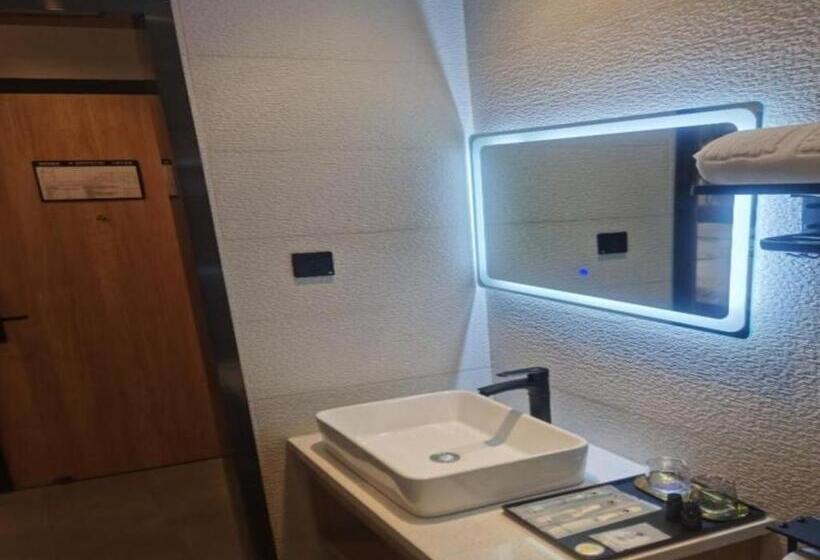 Отель Green Tree Inn Express Huainan Xiejiaji District Orient Guangji Hospital