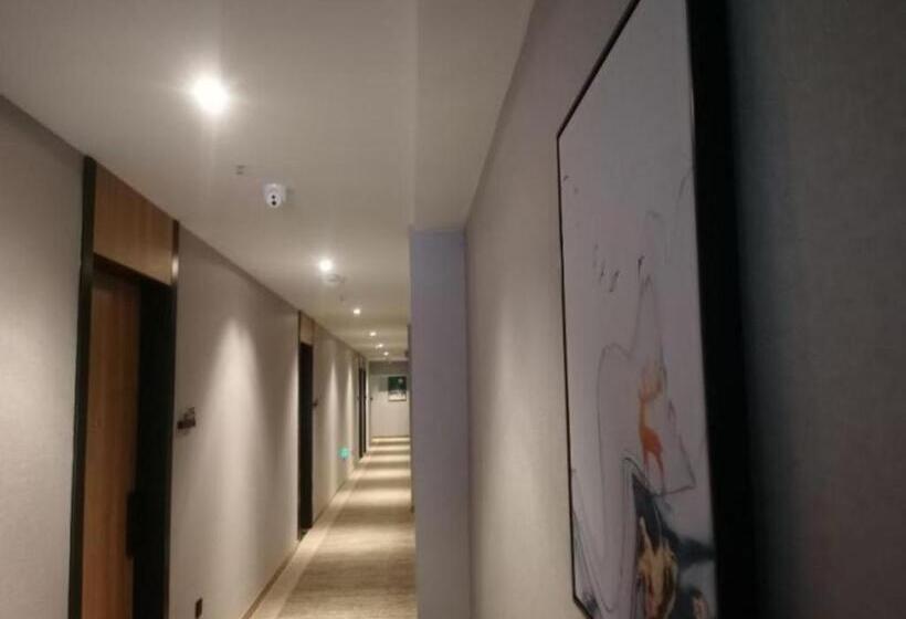 Отель Green Tree Inn Express Huainan Xiejiaji District Orient Guangji Hospital