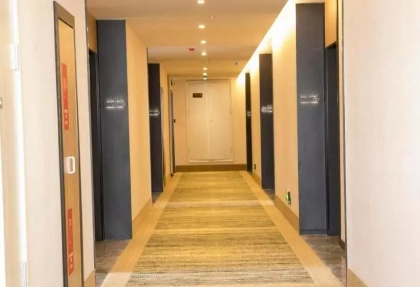 ホテル Green Tree Inn Express Inner Mongolia Tongliao Zalute Qi Lubei Town People S Hospital