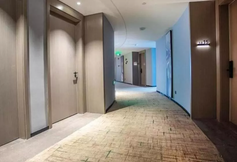 Hotelli Green Tree Inn Huainan Square South Road