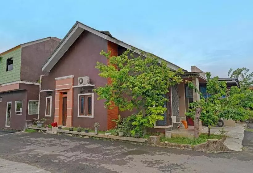 Hotelli Oyo 91955 Pondokan Cempaka