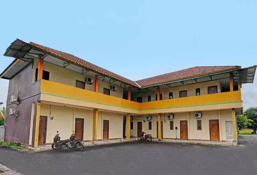 Hotelli Oyo 91955 Pondokan Cempaka
