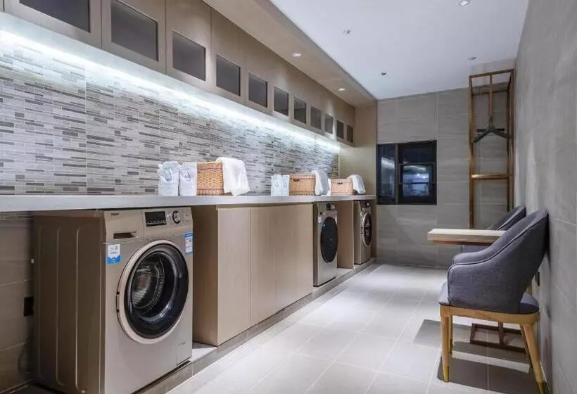 Lavande Hotel Kunming West Mountain Wanda Plaza