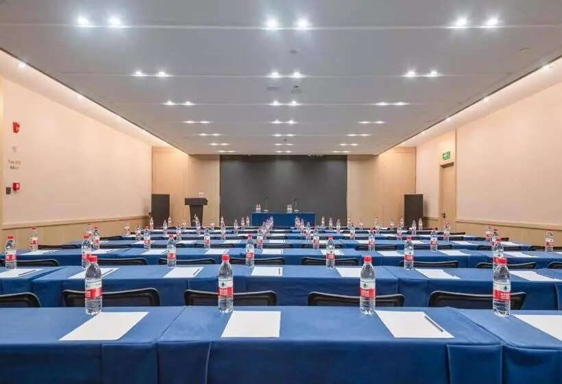 Lavande Hotel Kunming West Mountain Wanda Plaza