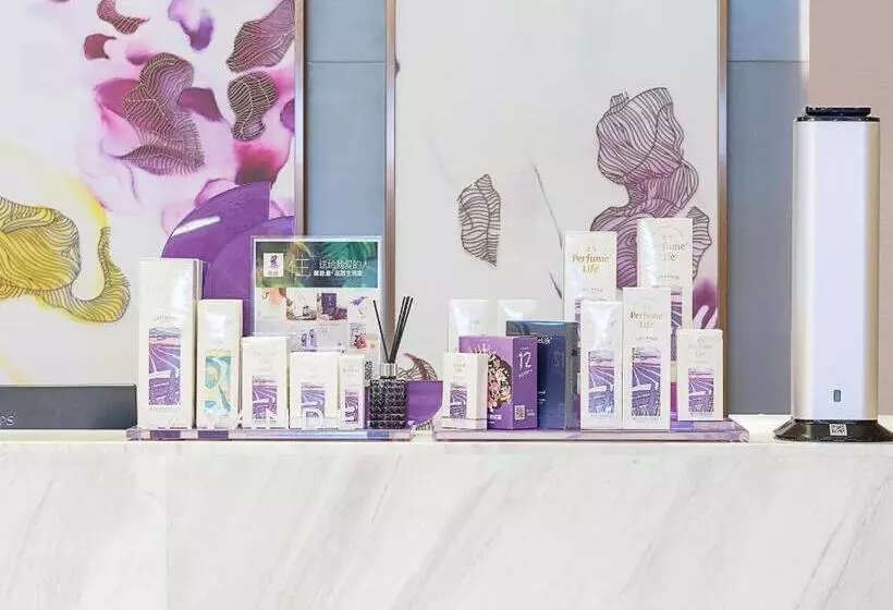 Lavande Hotel Shaoguan Bainian East Street Fengcai Building