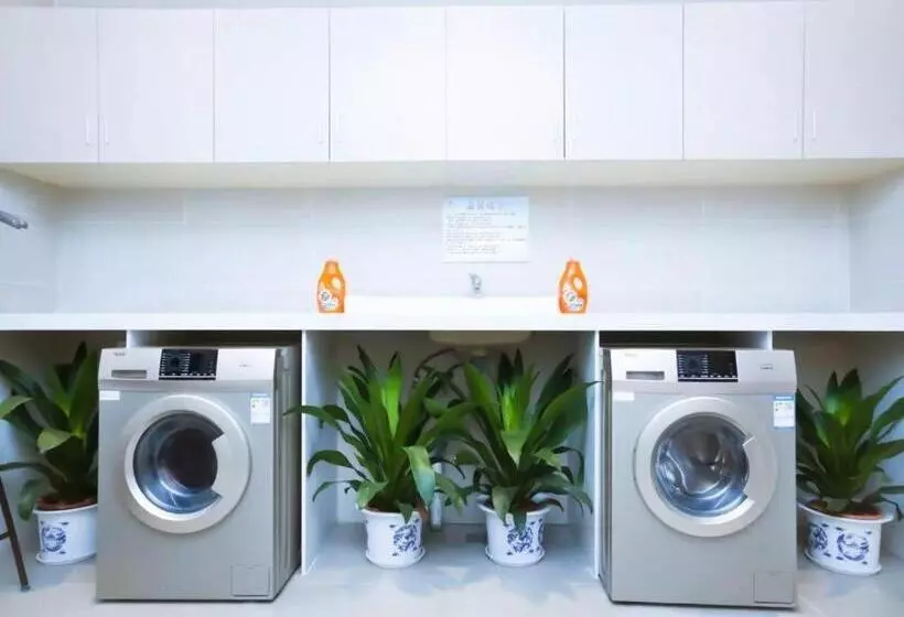 Lavande Hotel Shaoguan Bainian East Street Fengcai Building