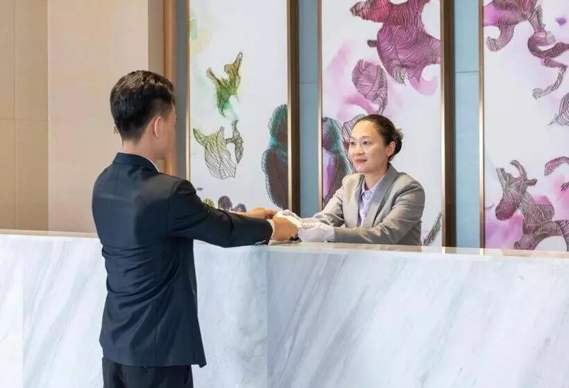 Lavande Hotel Shaoguan Bainian East Street Fengcai Building