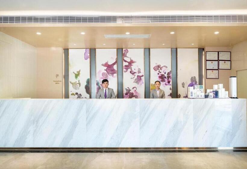 Lavande Hotel Shaoguan Bainian East Street Fengcai Building