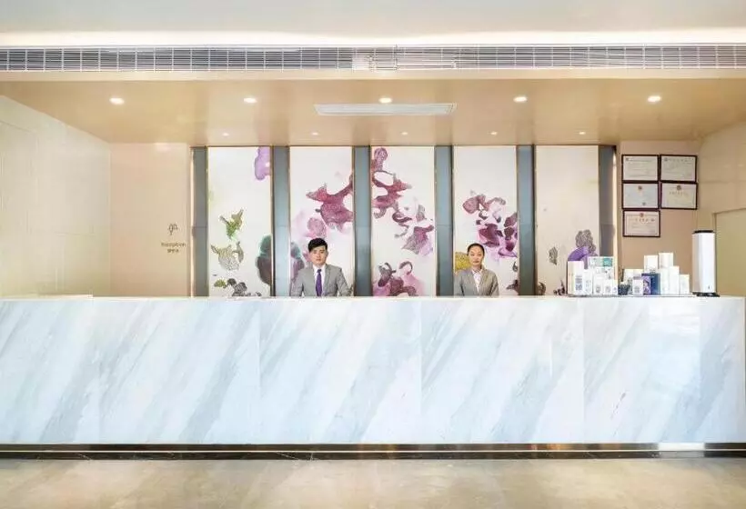 Lavande Hotel Shaoguan Bainian East Street Fengcai Building