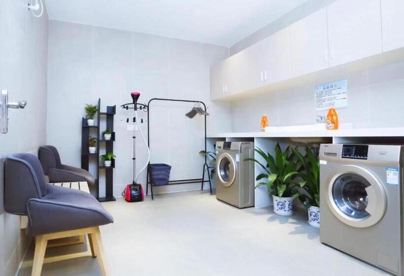 Lavande Hotel Shaoguan Bainian East Street Fengcai Building