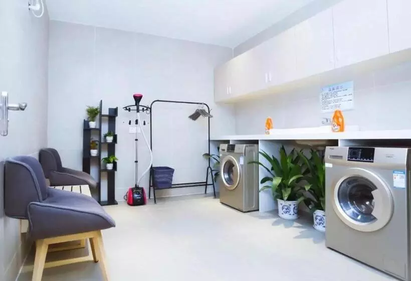 Lavande Hotel Shaoguan Bainian East Street Fengcai Building