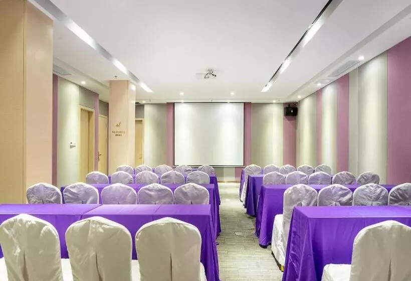 Lavande Hotel Shaoguan Bainian East Street Fengcai Building