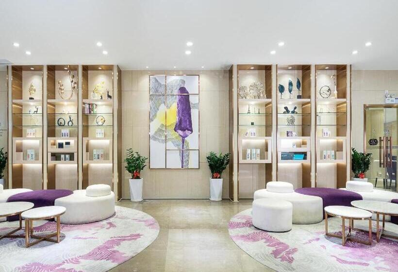 Lavande Hotel Shaoguan Bainian East Street Fengcai Building