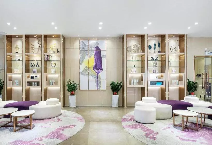 Lavande Hotel Shaoguan Bainian East Street Fengcai Building