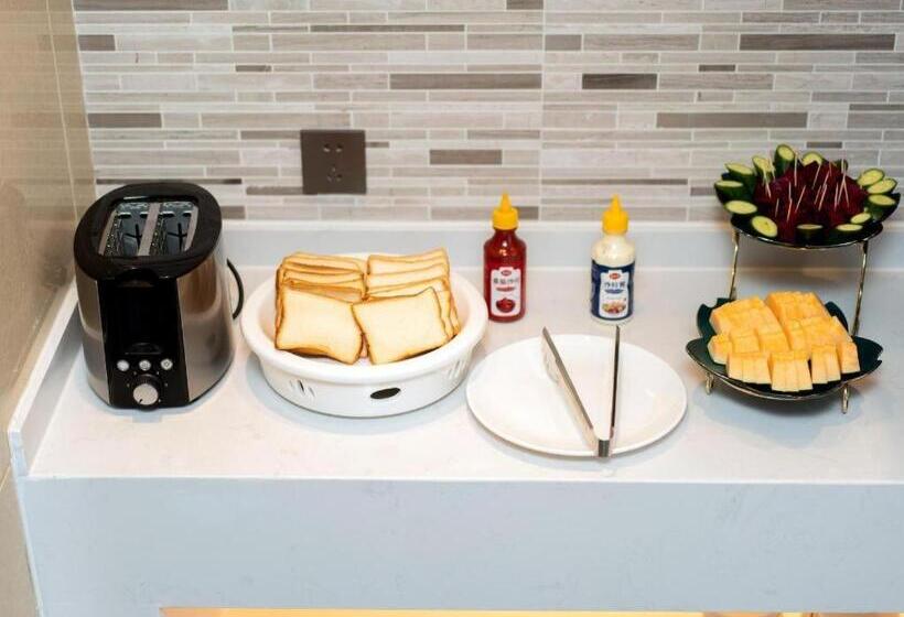 Lavande Hotel Xuchang Pangdonglai Hengdajinhui Plaza