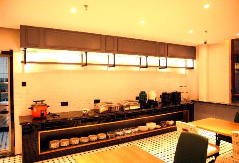 Premier City Comfort Hotel Altay Wanghu Commercial Plaza