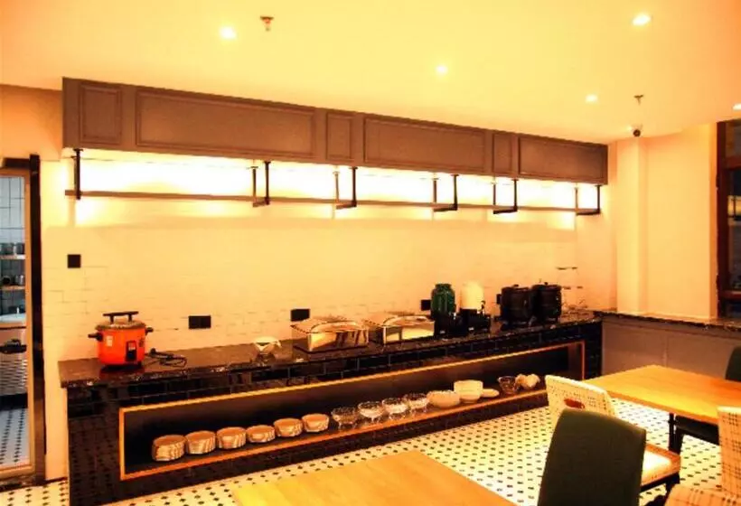 Premier City Comfort Hotel Altay Wanghu Commercial Plaza