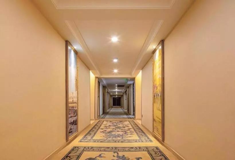 Vienna Hotel Chongqing Shizhu Stadium