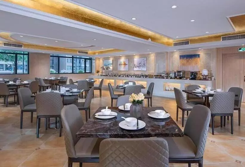 Vienna Hotel Guangdong Foshan Sanshui Forest Park