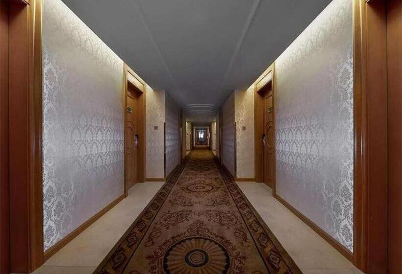 Vienna Hotel Guangdong Shaoguan Renhua Danxiashan County Center