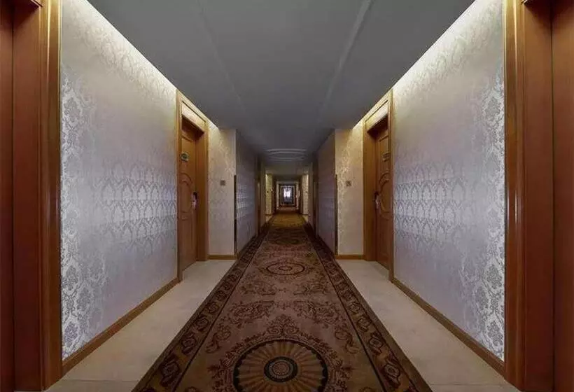 Vienna Hotel Guangdong Shaoguan Renhua Danxiashan County Center