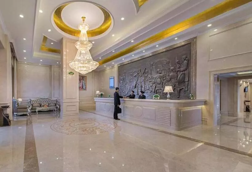 Vienna Hotel Guangdong Shaoguan Renhua Danxiashan County Center
