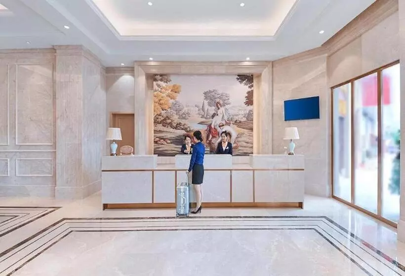 Vienna Hotel Jiangxi Ganzhou Ningdu Bus Station