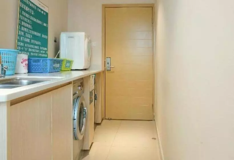 Hotelli City Comfort Inn Dongguan Shilong Huixing Commercial Center