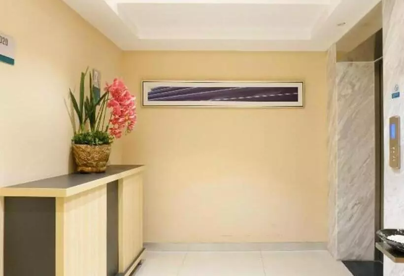 Hotelli City Comfort Inn Dongguan Shilong Huixing Commercial Center