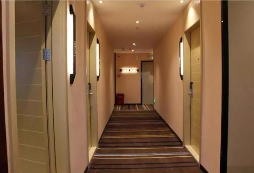 Hotelli City Comfort Inn Heyuan Longchuan Bus Station