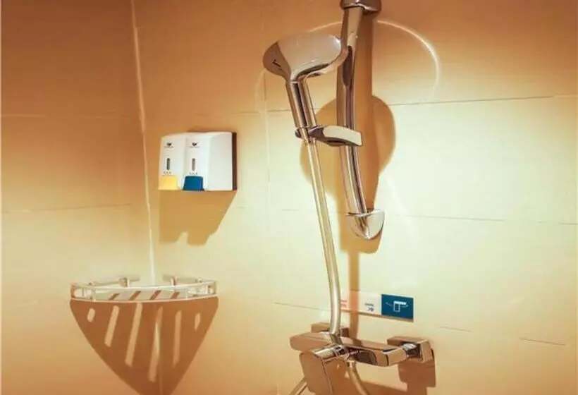 Hotelli City Comfort Inn Wuzhou Cenxi Mingdu Xincheng