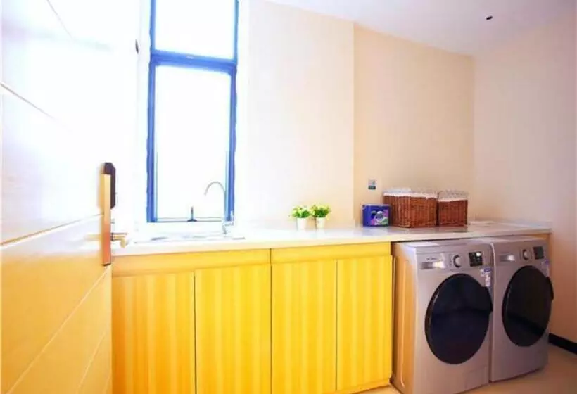 Hotelli City Comfort Inn Wuzhou Cenxi Mingdu Xincheng