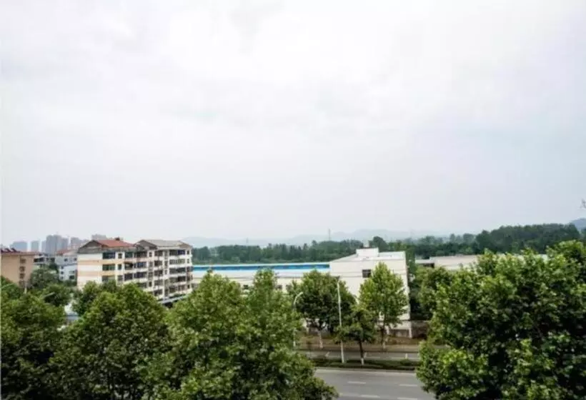 ホテル City Comfort Inn Xiangyang Gucheng Railway Station
