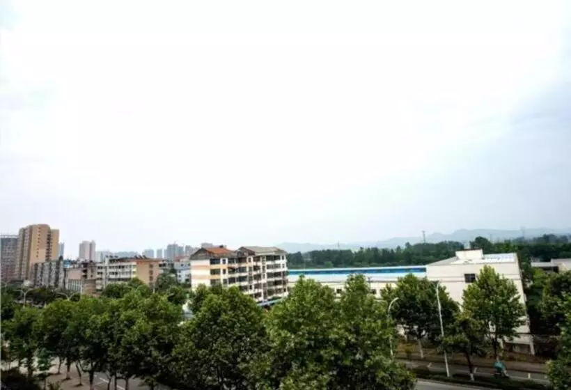 ホテル City Comfort Inn Xiangyang Gucheng Railway Station