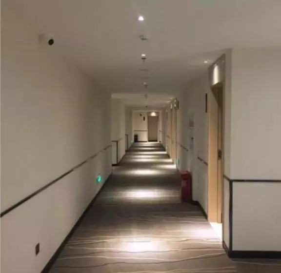 Hotelli City Comfort Inn Zhongshan Banfu