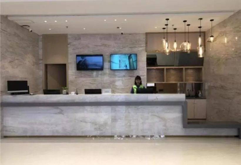 Hotelli City Comfort Inn Zhongshan Banfu