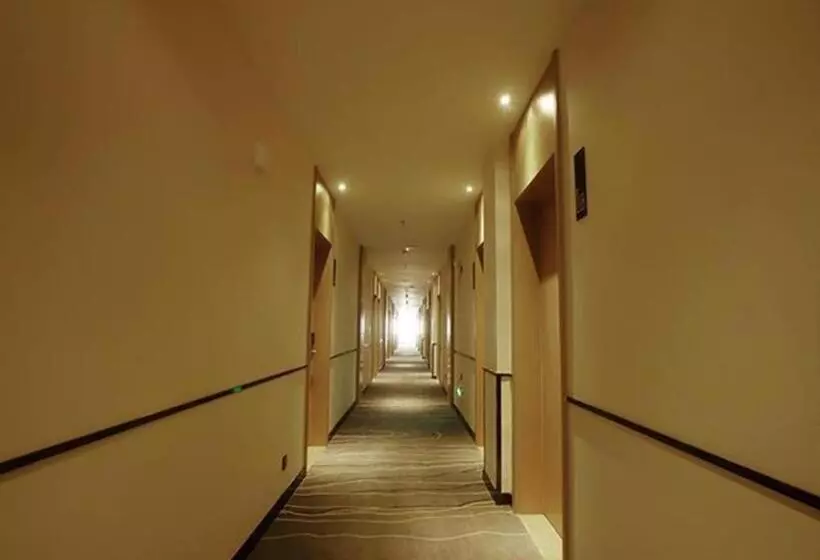 Hotelli City Comfort Inn Zhongshan Tanzhou Jindouwan Passenger Terminal