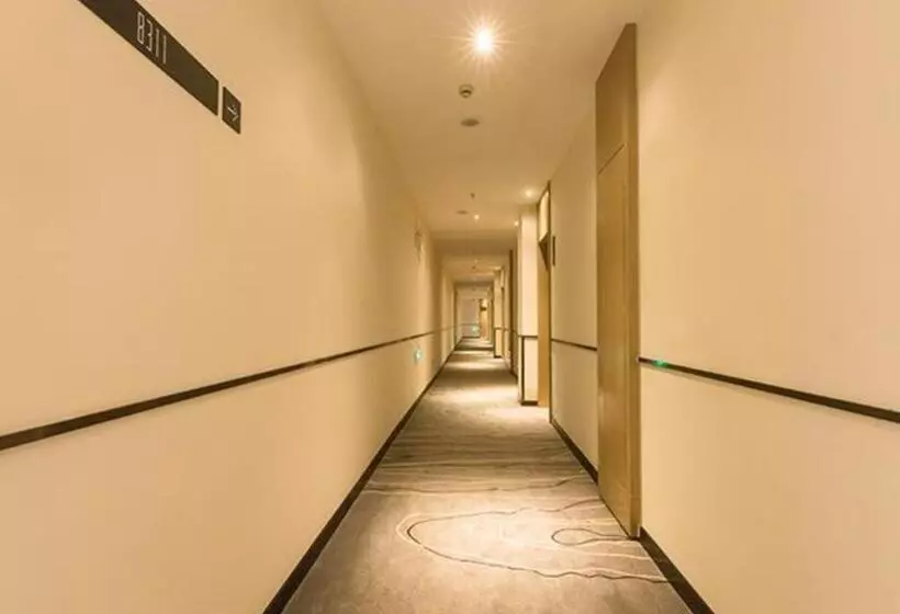 Hotelli City Comfort Inn Zhongshan Tanzhou Jindouwan Passenger Terminal