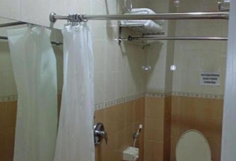 Отель Grand Wisata