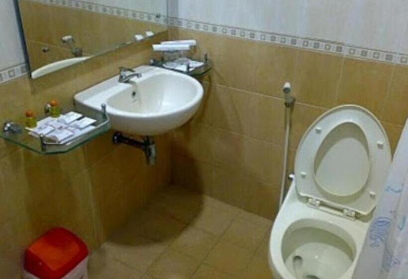 Отель Grand Wisata