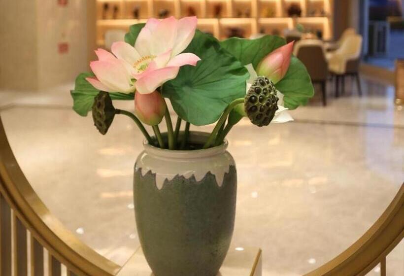 Hotel Greentree Inn Express Linyi Tangtou Hot Spring Guantang Street